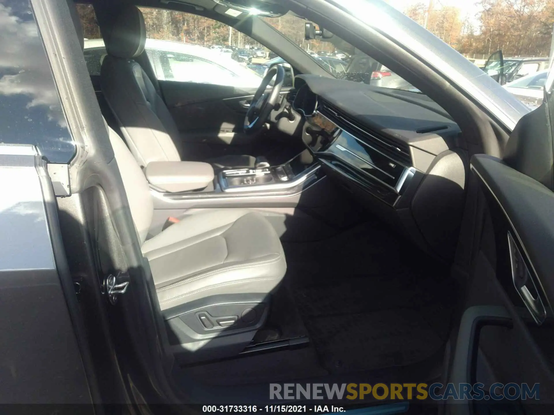 5 fotografías del automóvil dañado WA1AVAF19KD028512 AUDI Q8 2019