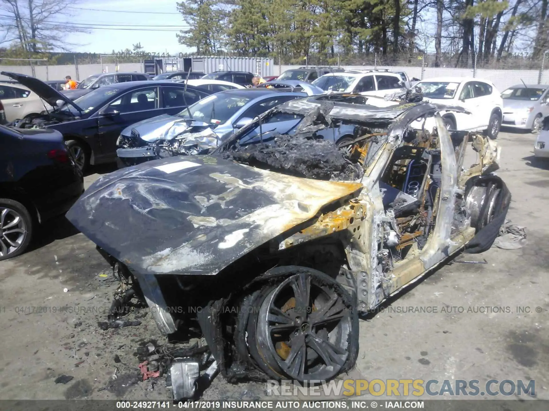 2 fotografías del automóvil dañado WA1BVAF11KD022000 AUDI Q8 2019
