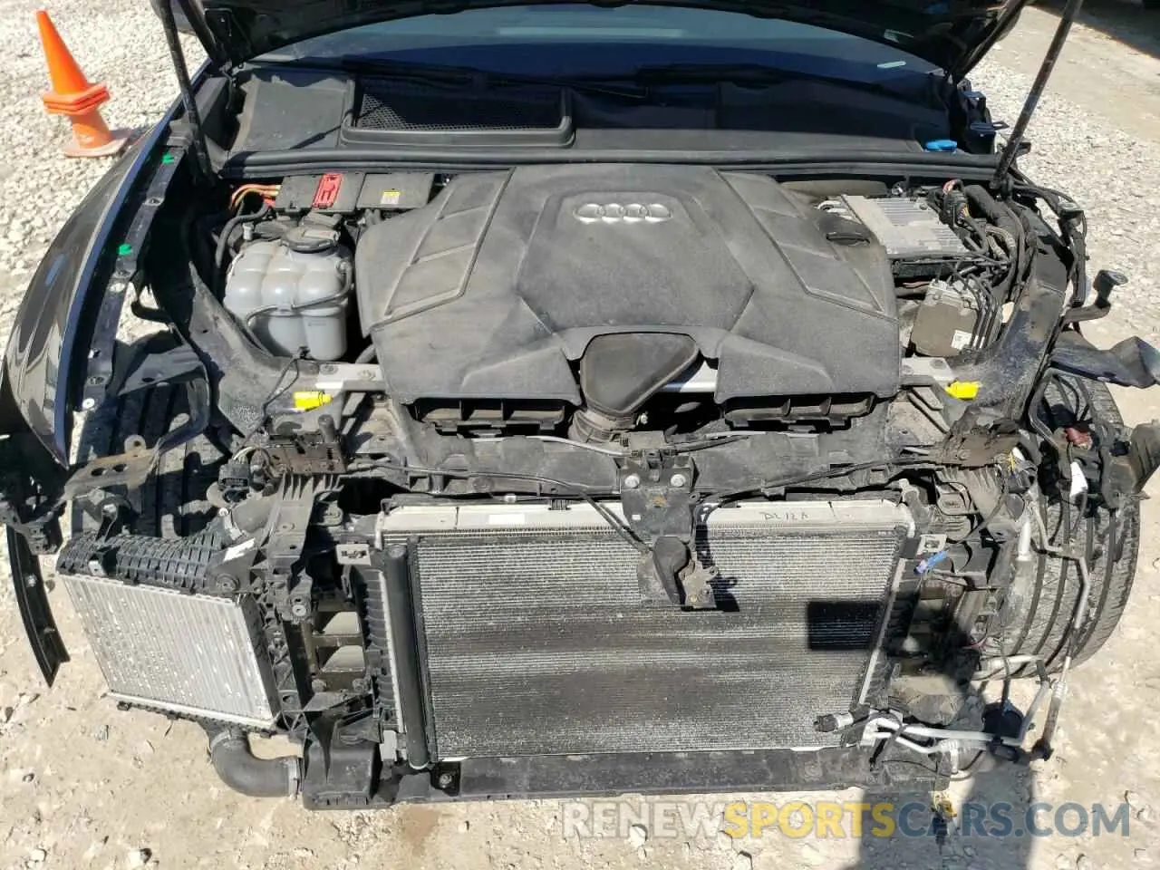 14 fotografías del automóvil dañado WA1BVAF11KD037936 AUDI Q8 2019