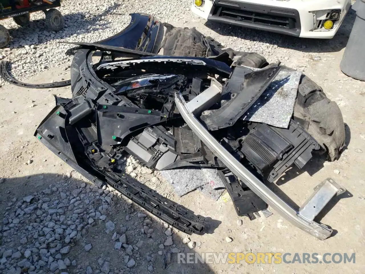 15 fotografías del automóvil dañado WA1BVAF11KD037936 AUDI Q8 2019