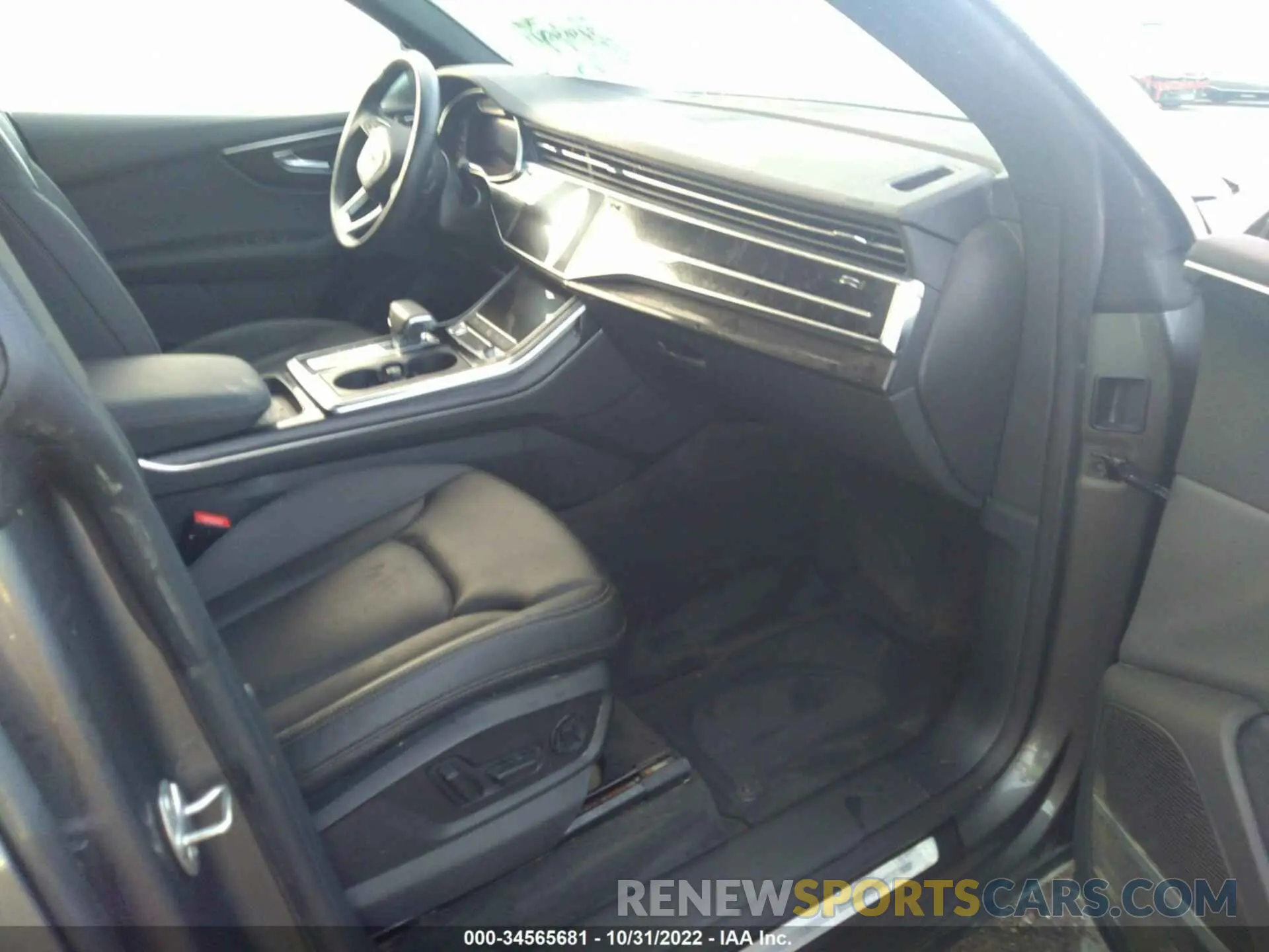 5 fotografías del automóvil dañado WA1BVAF11KD039198 AUDI Q8 2019