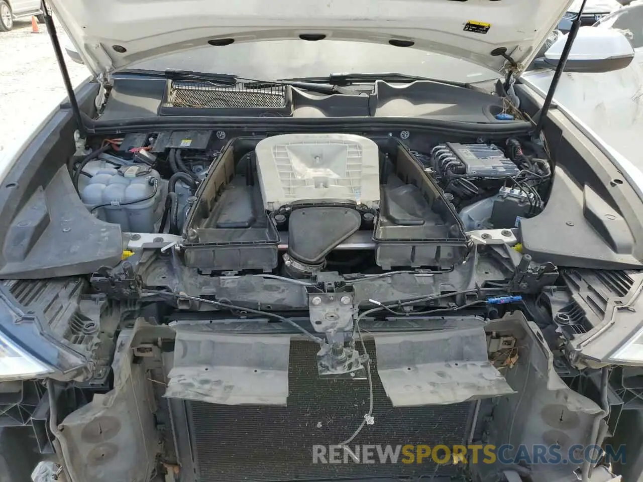 12 fotografías del automóvil dañado WA1BVAF12KD043583 AUDI Q8 2019