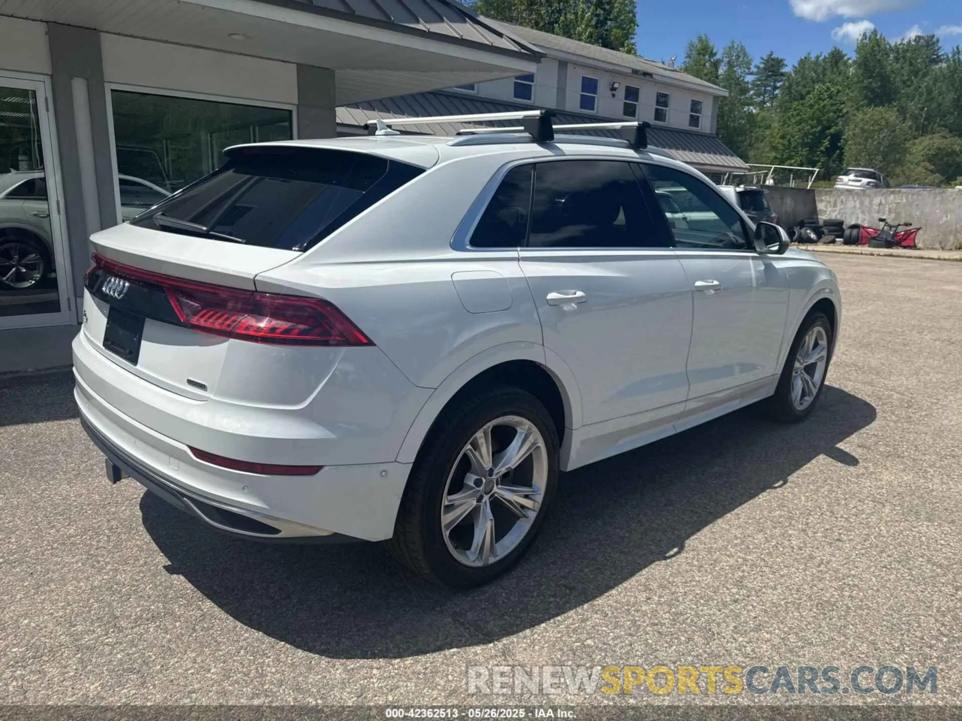 4 fotografías del automóvil dañado WA1BVAF15KD028897 AUDI Q8 2019