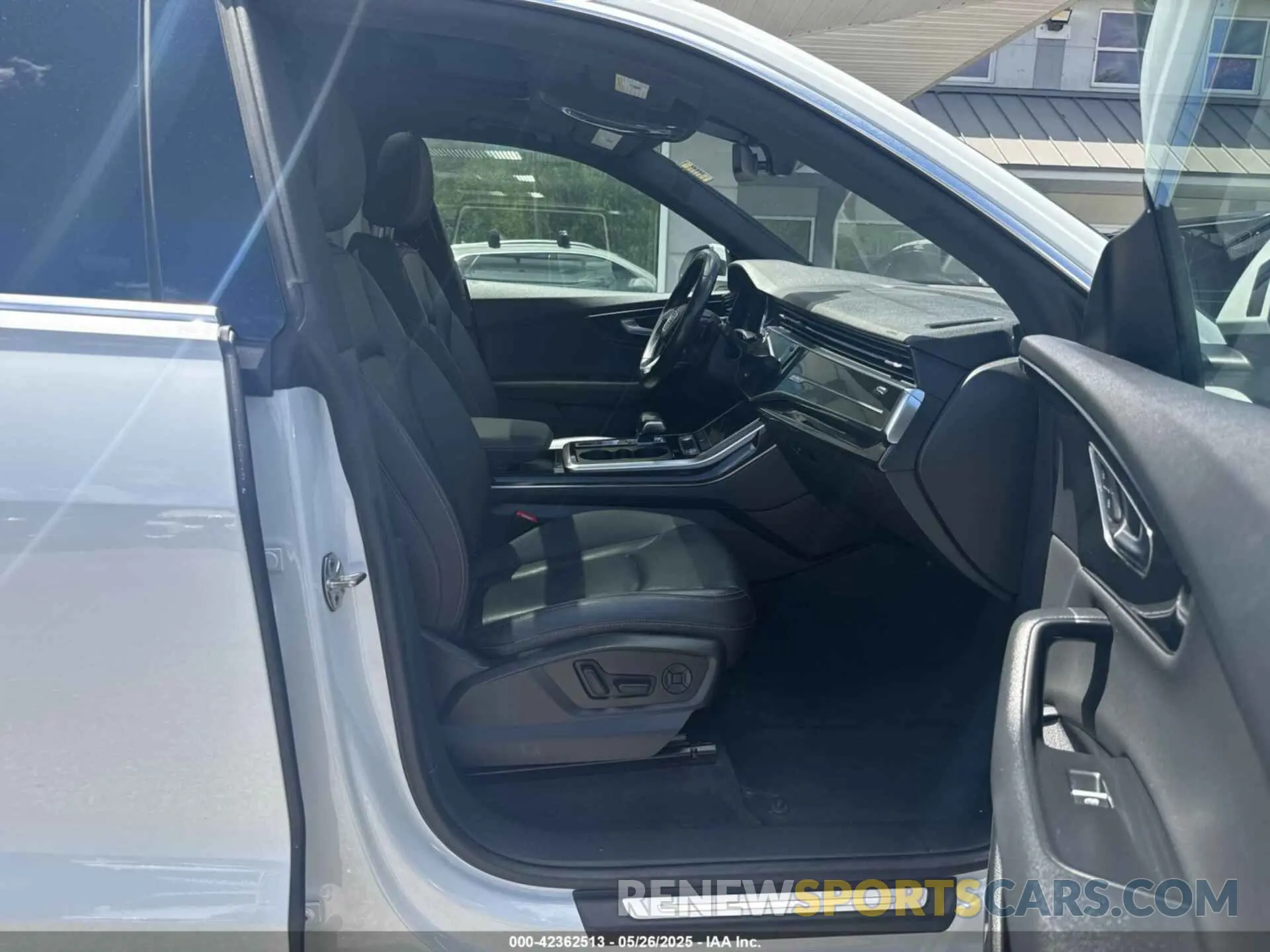 5 fotografías del automóvil dañado WA1BVAF15KD028897 AUDI Q8 2019