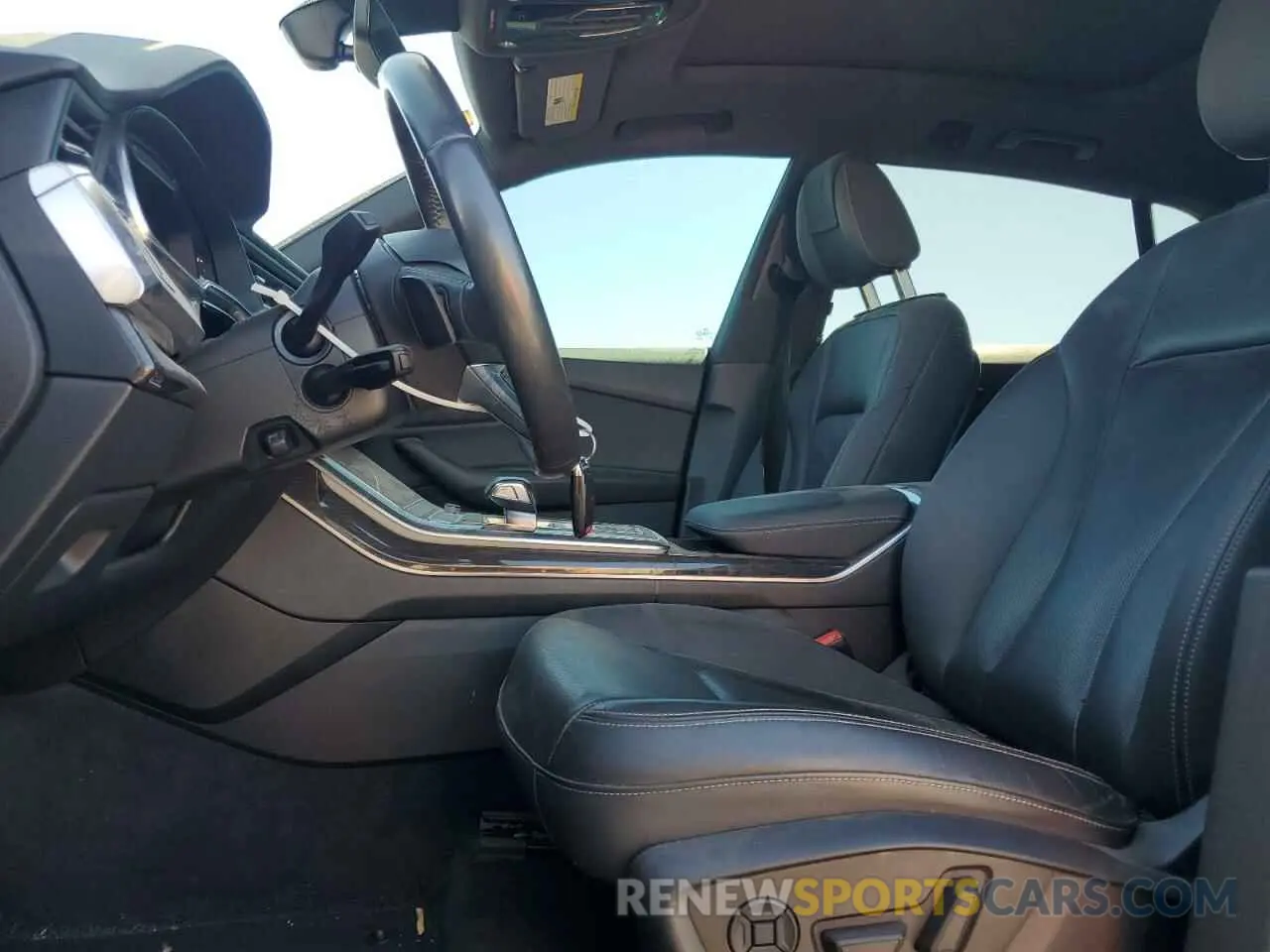 7 fotografías del automóvil dañado WA1BVAF19KD016154 AUDI Q8 2019