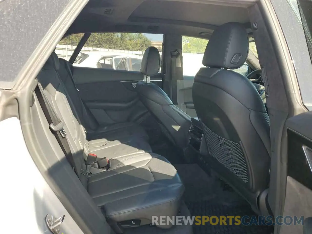 11 fotografías del automóvil dañado WA1CVAF18KD031040 AUDI Q8 2019
