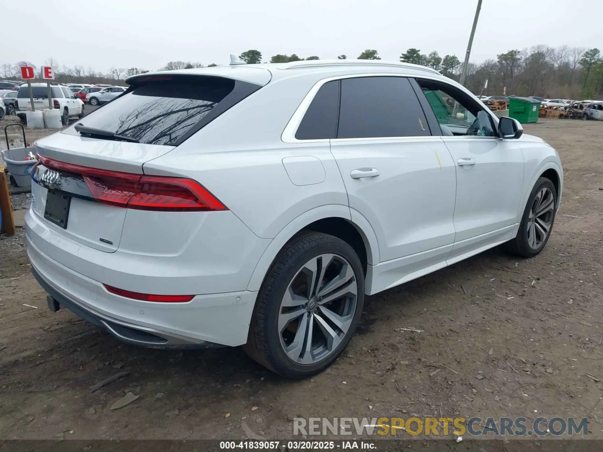 4 fotografías del automóvil dañado WA1CVAF19KD008236 AUDI Q8 2019
