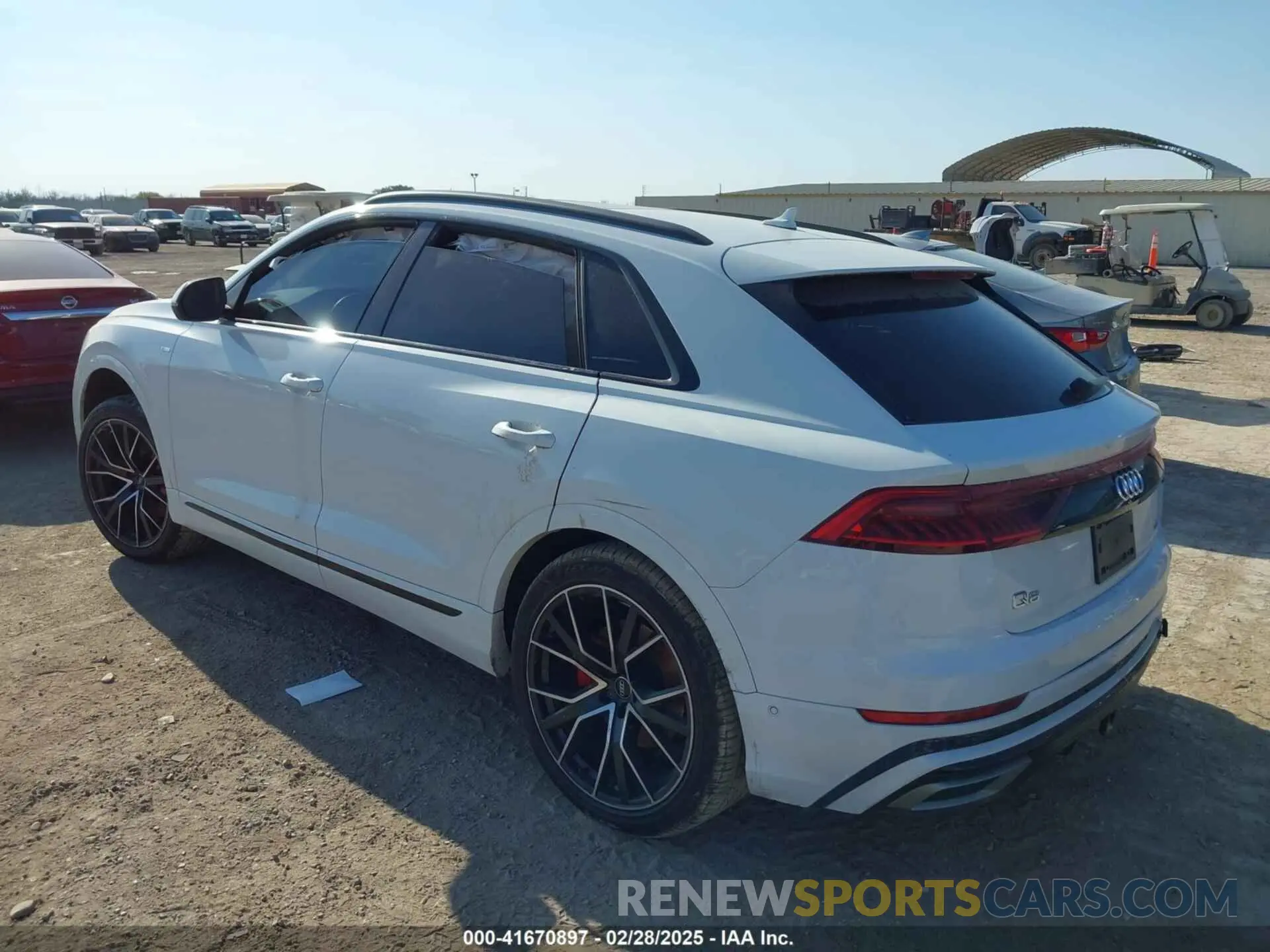 3 fotografías del automóvil dañado WA1EVAF10KD004259 AUDI Q8 2019