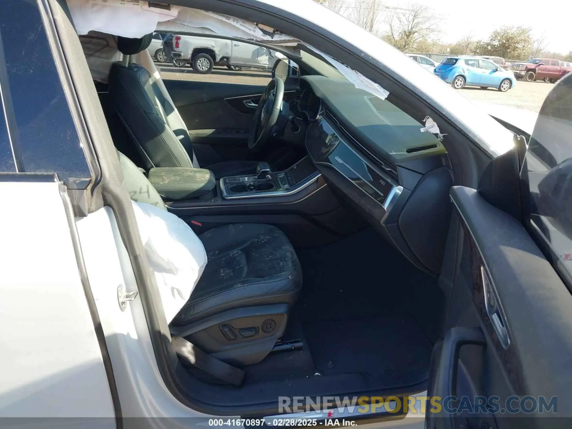 5 fotografías del automóvil dañado WA1EVAF10KD004259 AUDI Q8 2019