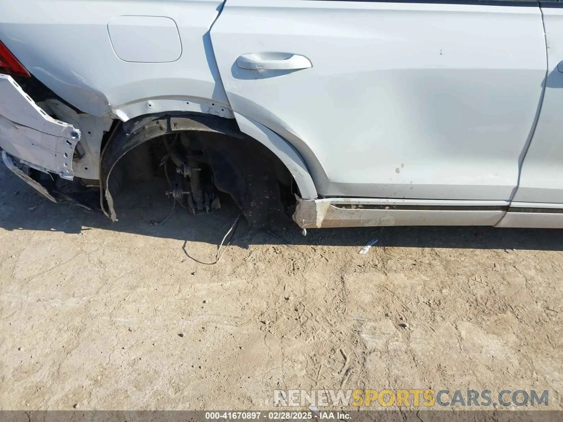 6 fotografías del automóvil dañado WA1EVAF10KD004259 AUDI Q8 2019