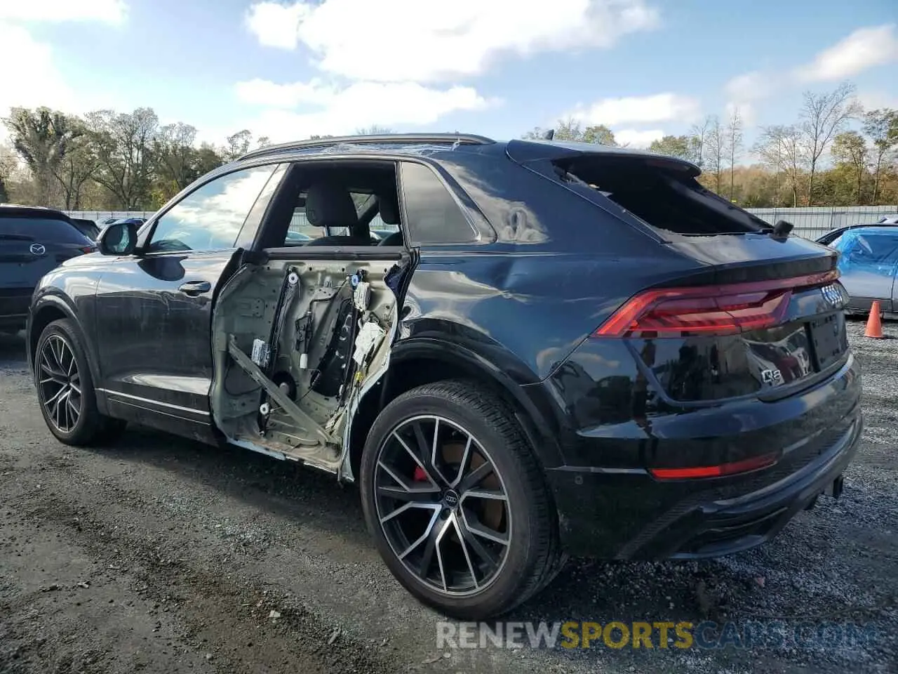 2 fotografías del automóvil dañado WA1EVAF12KD016865 AUDI Q8 2019