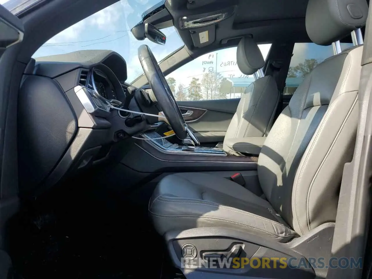 7 fotografías del automóvil dañado WA1EVAF12KD016865 AUDI Q8 2019