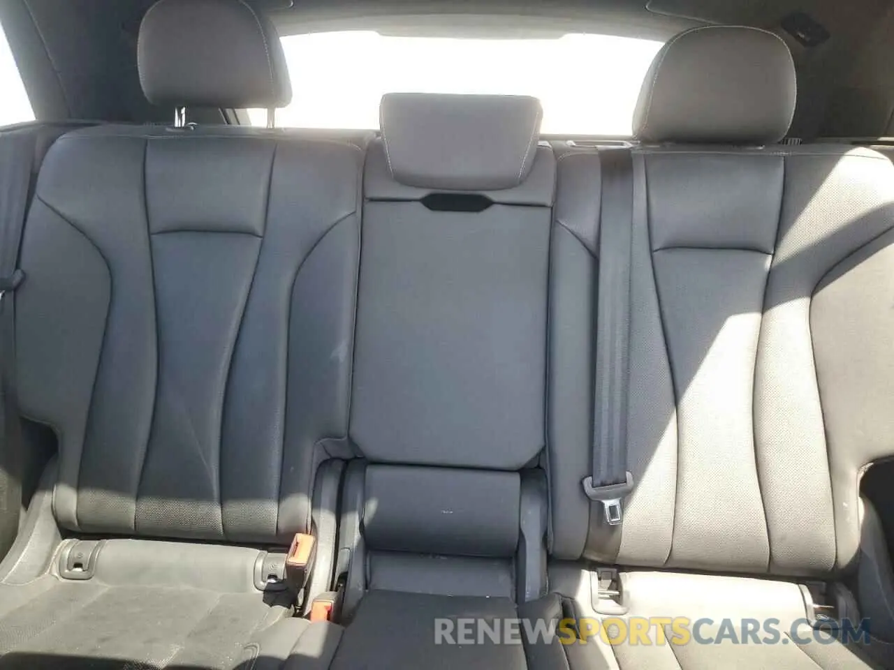10 fotografías del automóvil dañado WA1EVAF13KD021055 AUDI Q8 2019