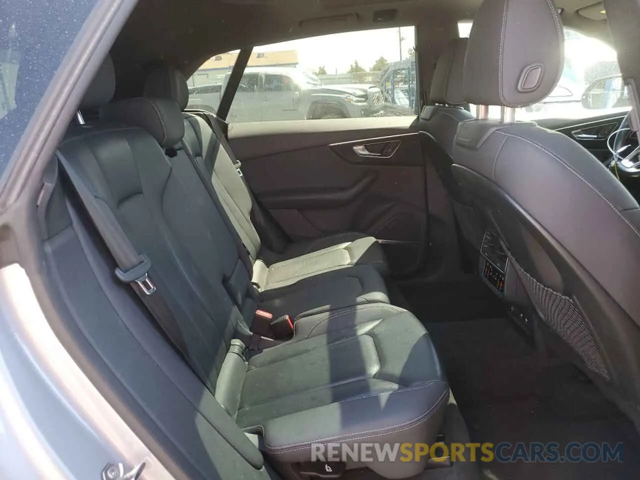 11 fotografías del automóvil dañado WA1EVAF13KD021055 AUDI Q8 2019