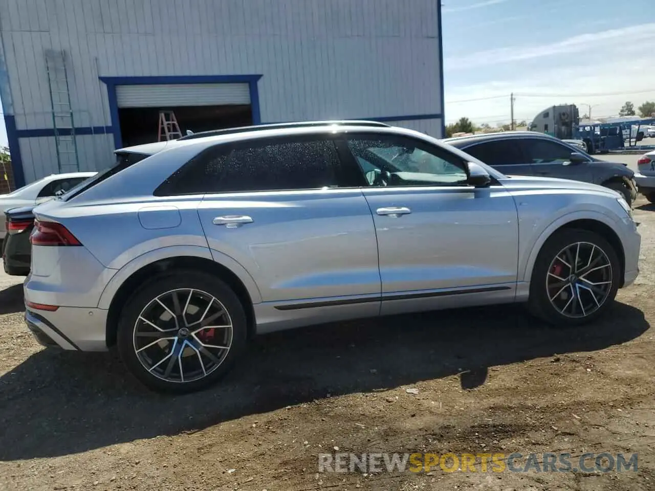 3 fotografías del automóvil dañado WA1EVAF13KD021055 AUDI Q8 2019