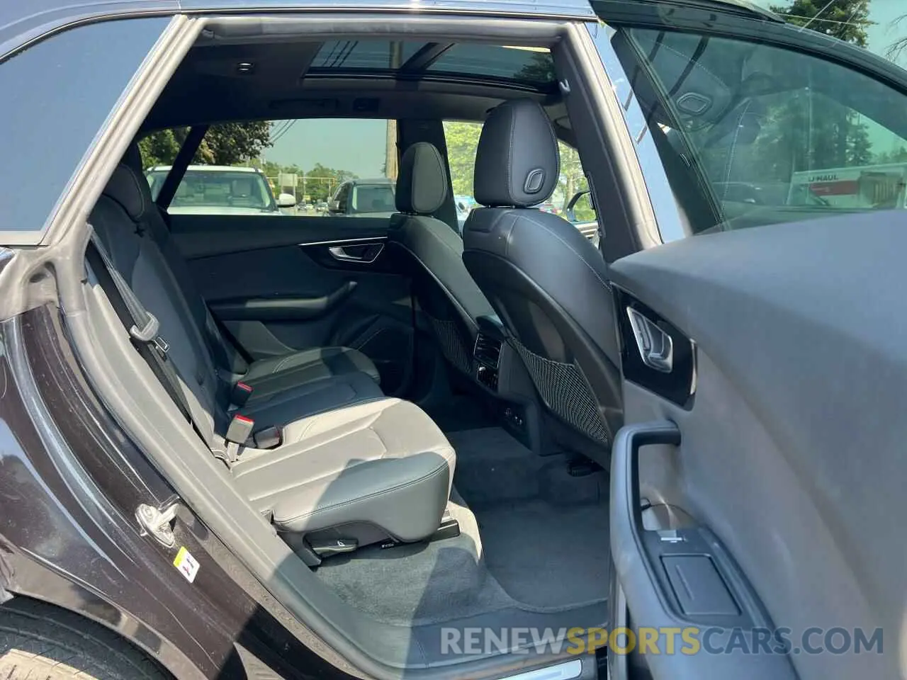 6 fotografías del automóvil dañado WA1EVAF16KD031952 AUDI Q8 2019