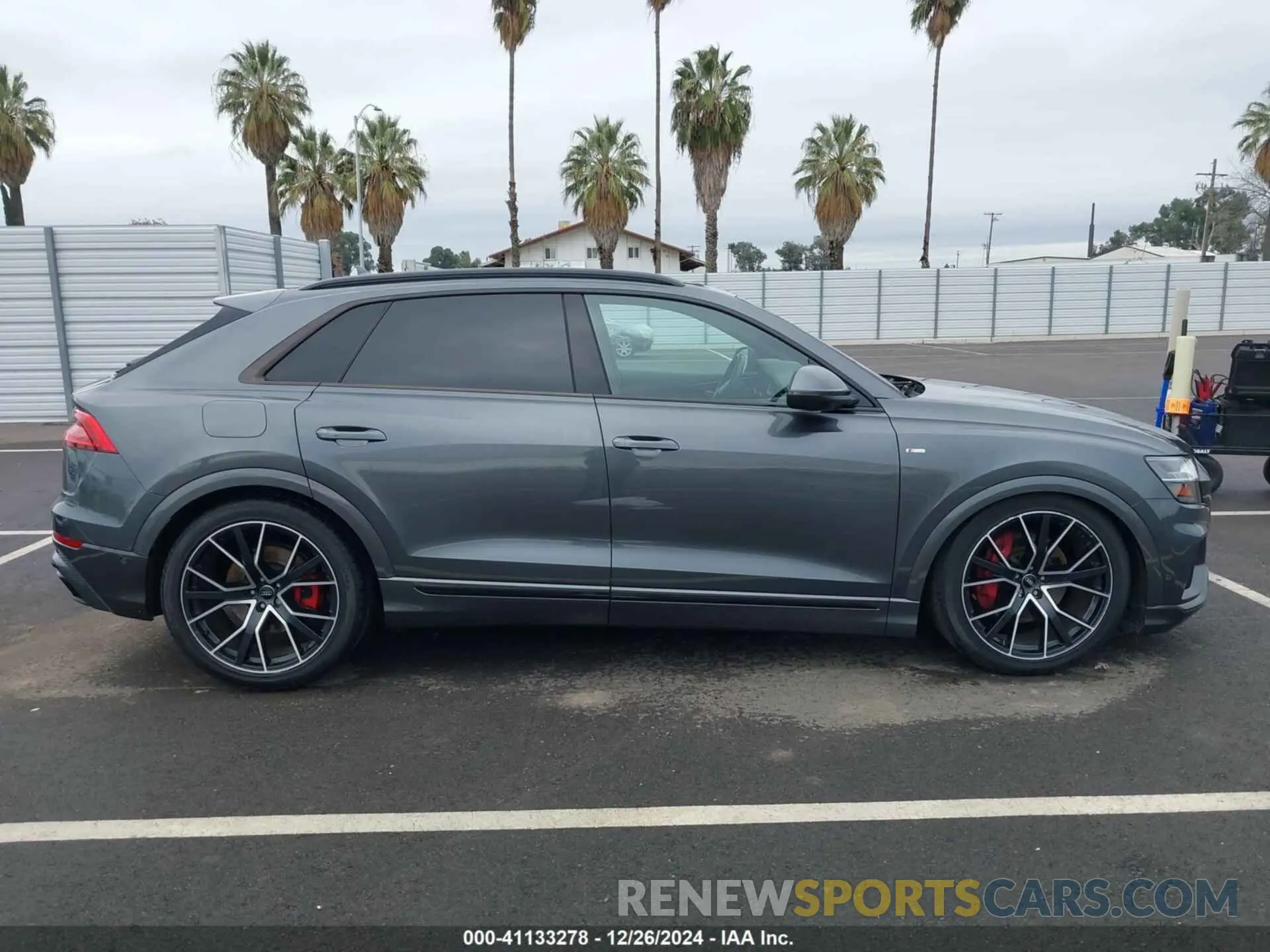13 fotografías del automóvil dañado WA1EVAF17KD042362 AUDI Q8 2019
