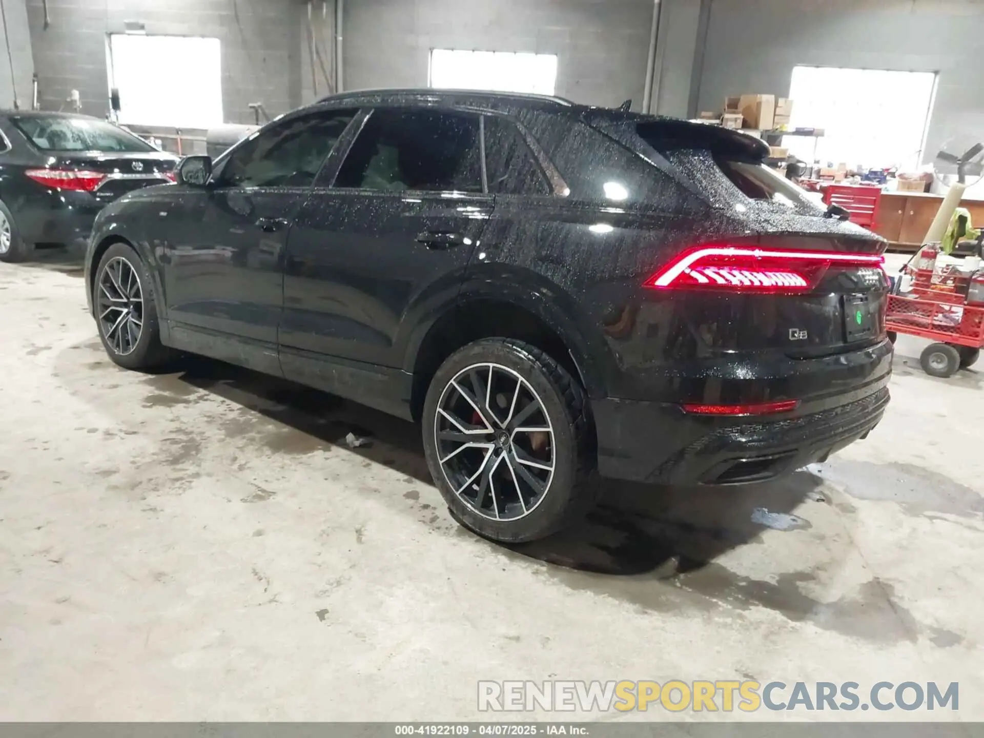 3 fotografías del automóvil dañado WA1EVAF18KD037817 AUDI Q8 2019