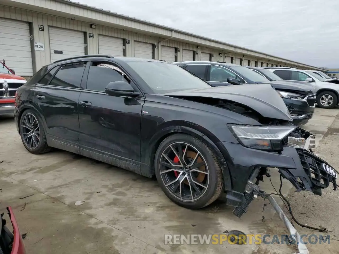 4 fotografías del automóvil dañado WA1FVAF11KD044600 AUDI Q8 2019