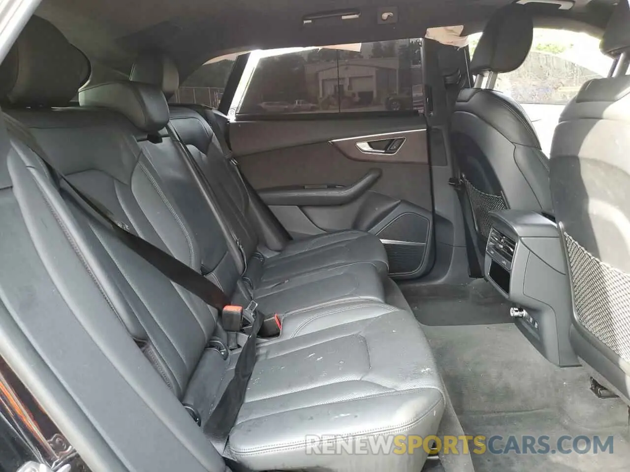 10 fotografías del automóvil dañado WA1FVAF12KD010469 AUDI Q8 2019