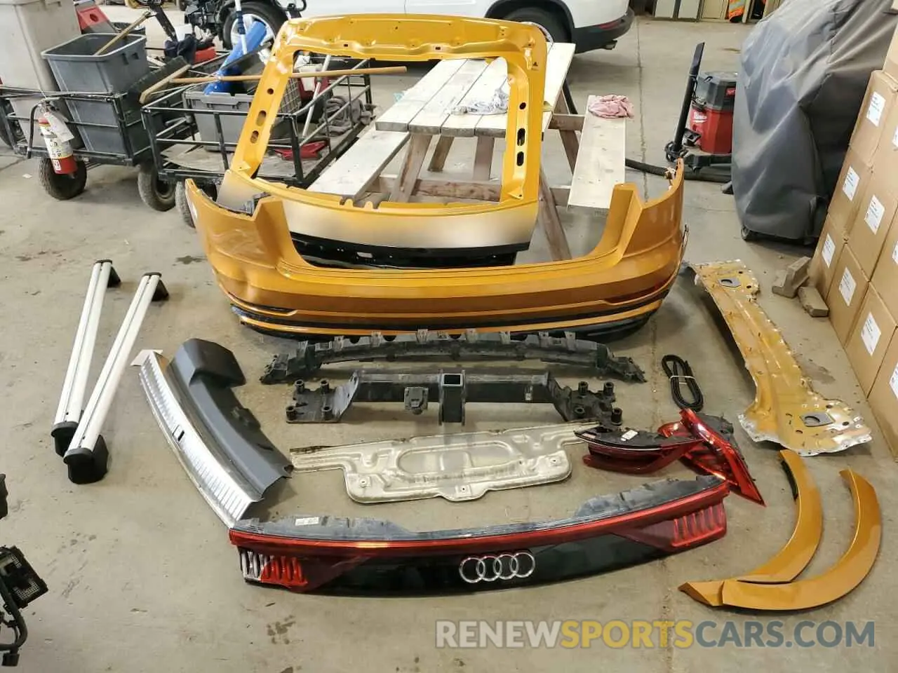 13 fotografías del automóvil dañado WA1FVAF12KD026669 AUDI Q8 2019