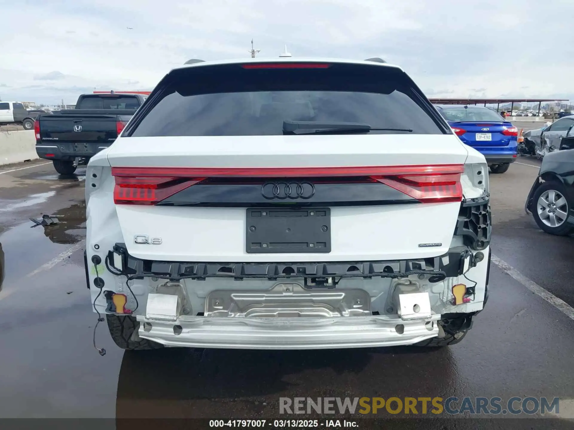 17 fotografías del automóvil dañado WA1FVAF14KD045661 AUDI Q8 2019