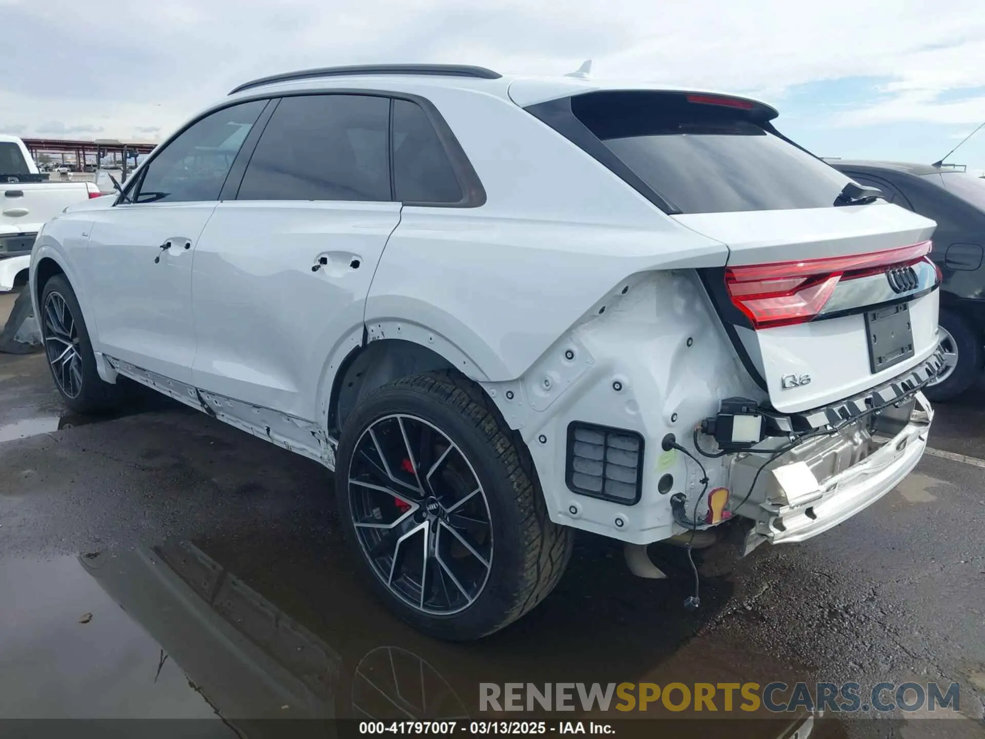3 fotografías del automóvil dañado WA1FVAF14KD045661 AUDI Q8 2019