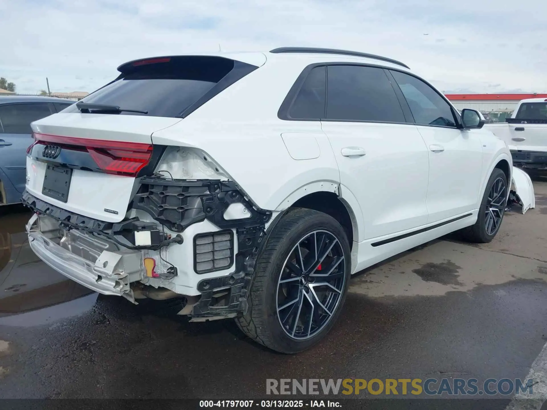 4 fotografías del automóvil dañado WA1FVAF14KD045661 AUDI Q8 2019