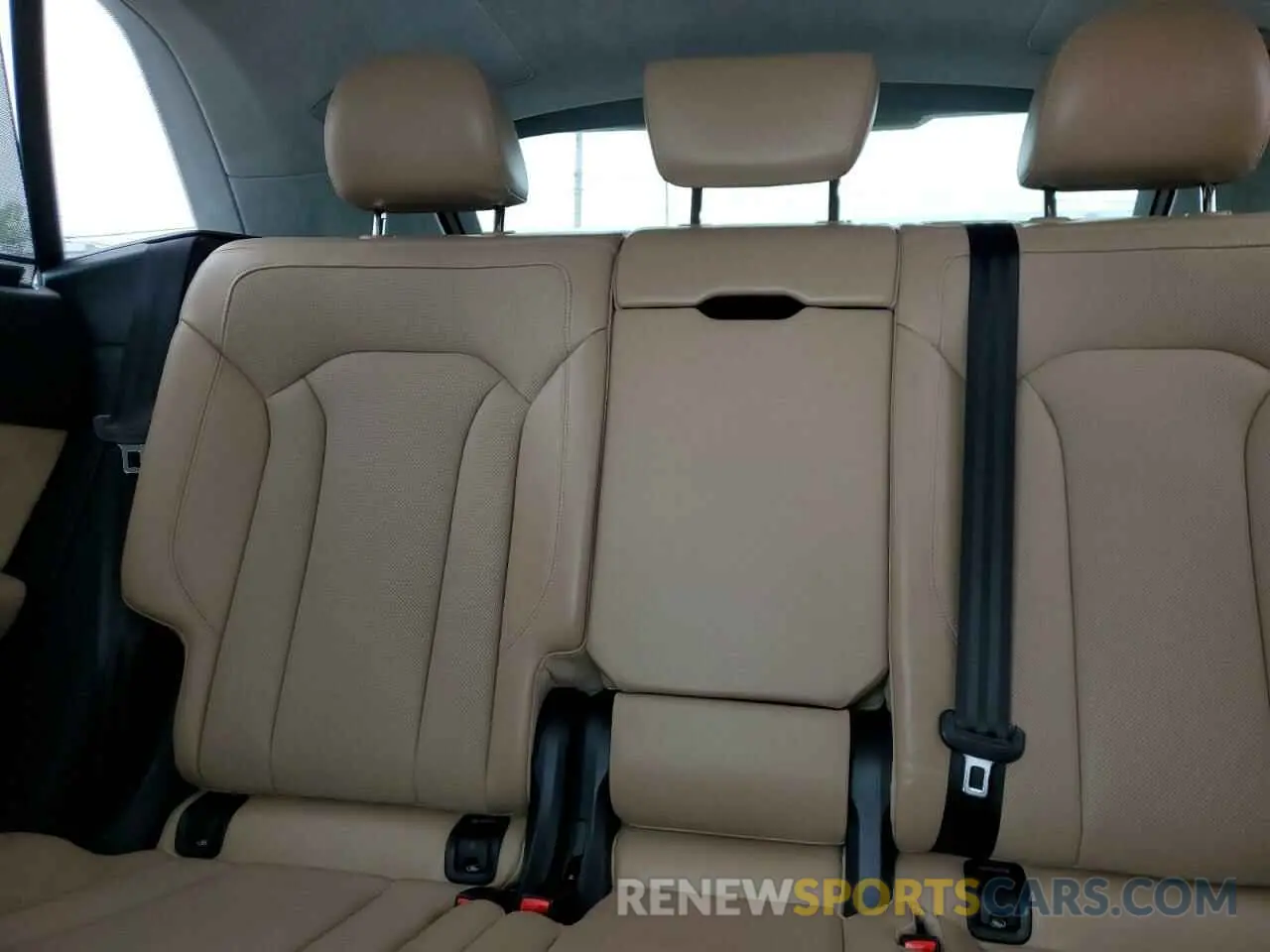 10 fotografías del automóvil dañado WA1FVAF15KD033597 AUDI Q8 2019