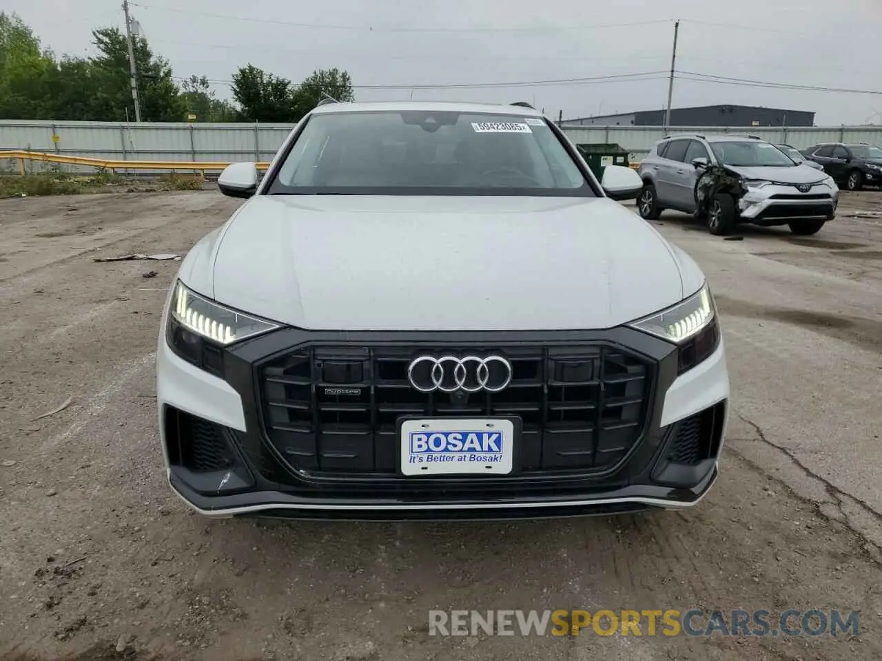 5 fotografías del automóvil dañado WA1FVAF15KD033597 AUDI Q8 2019