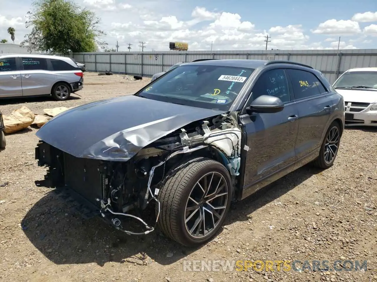 2 fotografías del automóvil dañado WA1FVAF16KD014878 AUDI Q8 2019
