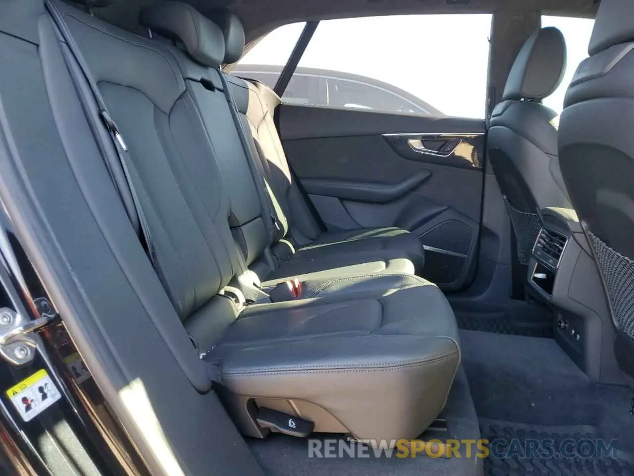 11 fotografías del automóvil dañado WA1FVAF16KD039909 AUDI Q8 2019