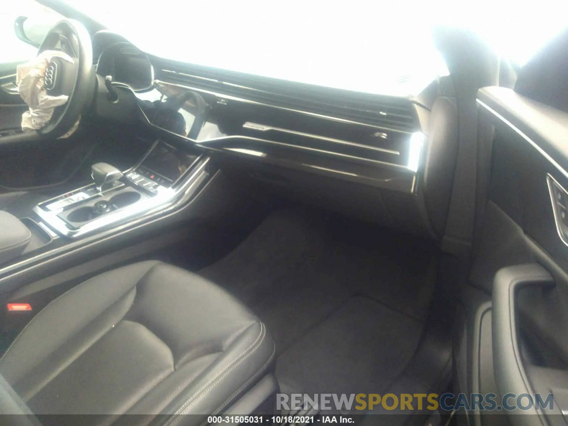 5 fotografías del automóvil dañado WA1FVAF18KD014431 AUDI Q8 2019