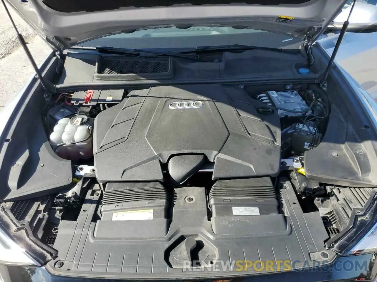 12 fotografías del automóvil dañado WA1AVAF13LD017393 AUDI Q8 2020