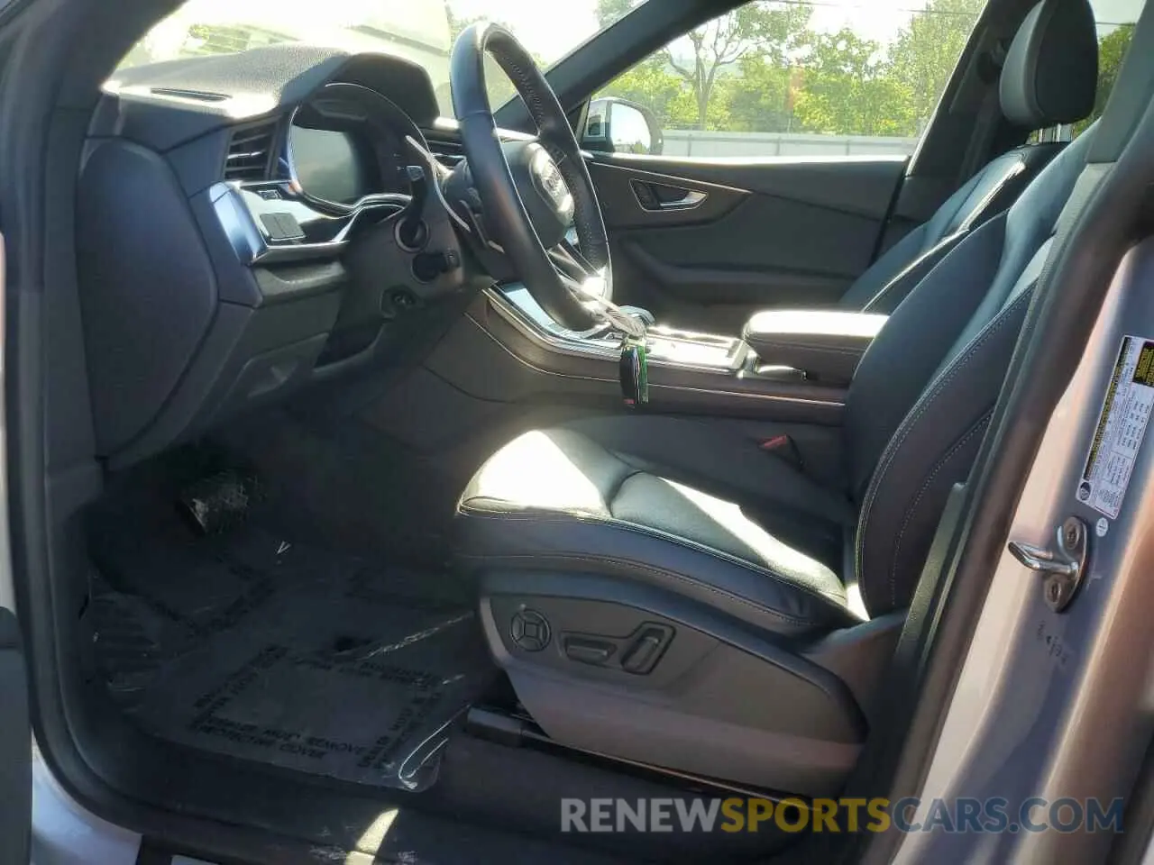 7 fotografías del automóvil dañado WA1AVAF13LD017393 AUDI Q8 2020