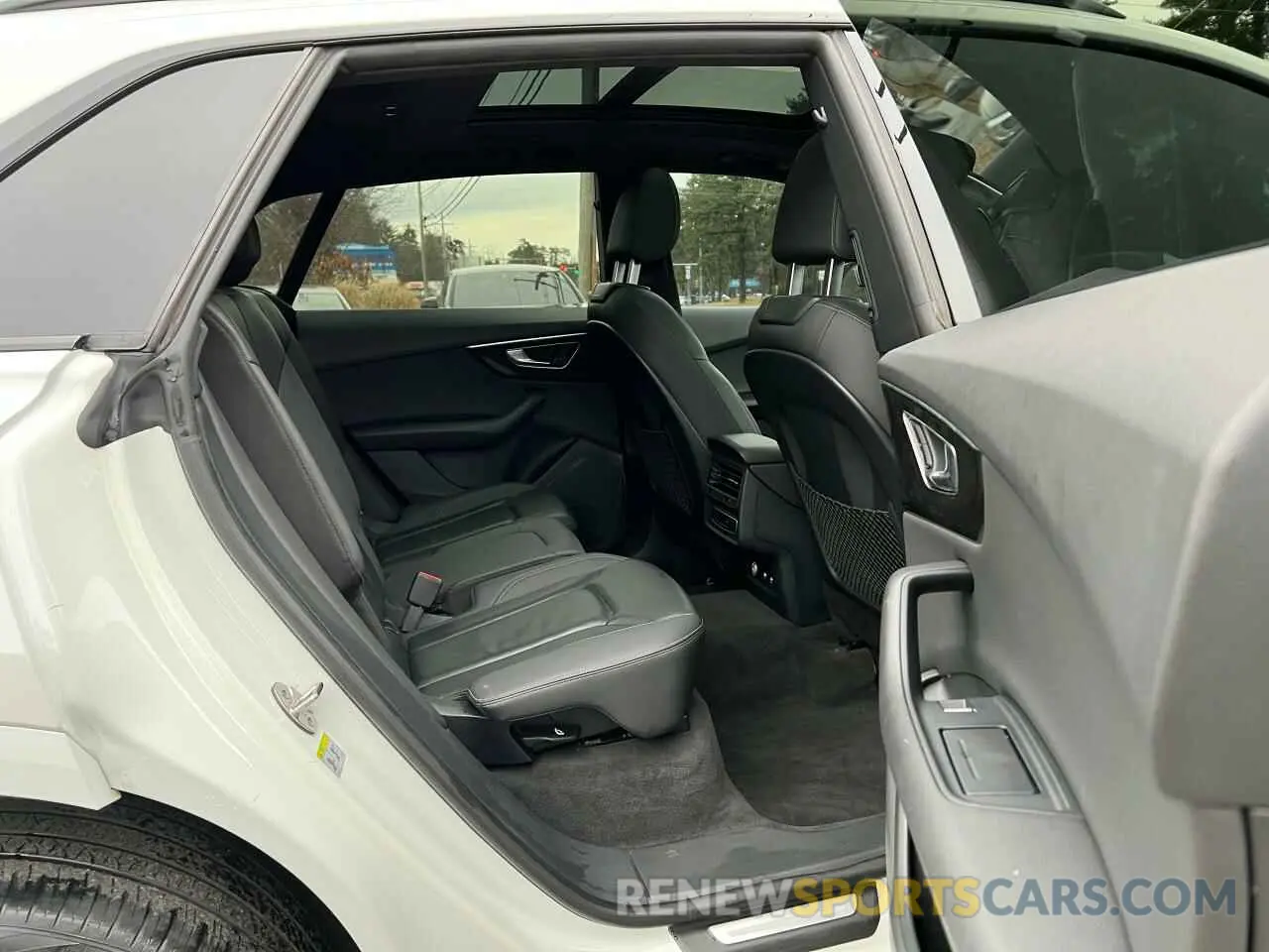 6 fotografías del automóvil dañado WA1AVAF16LD016710 AUDI Q8 2020