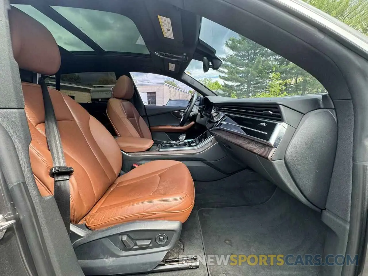 5 fotografías del automóvil dañado WA1BVAF16LD019823 AUDI Q8 2020