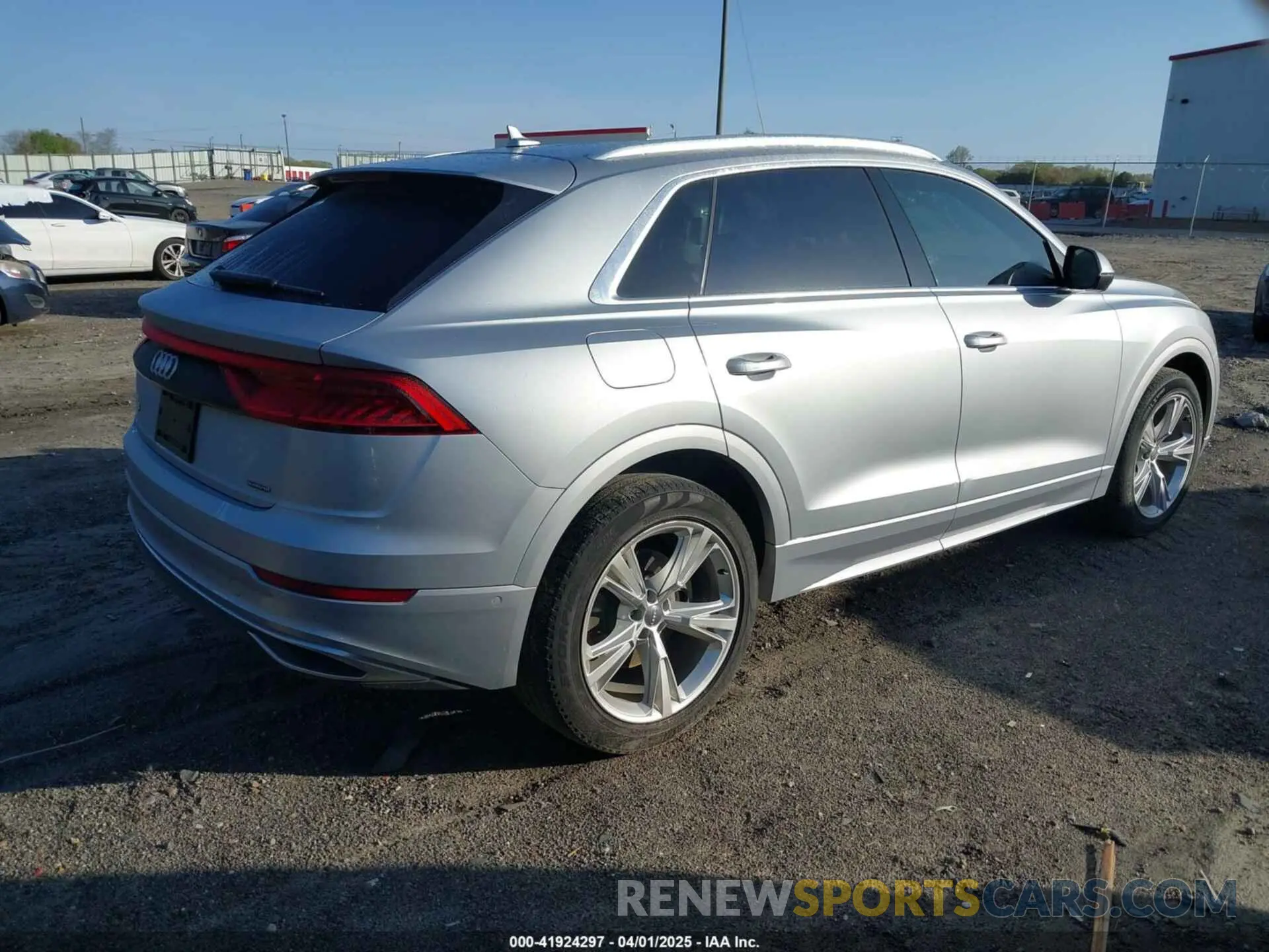 4 fotografías del automóvil dañado WA1CVAF12LD009942 AUDI Q8 2020