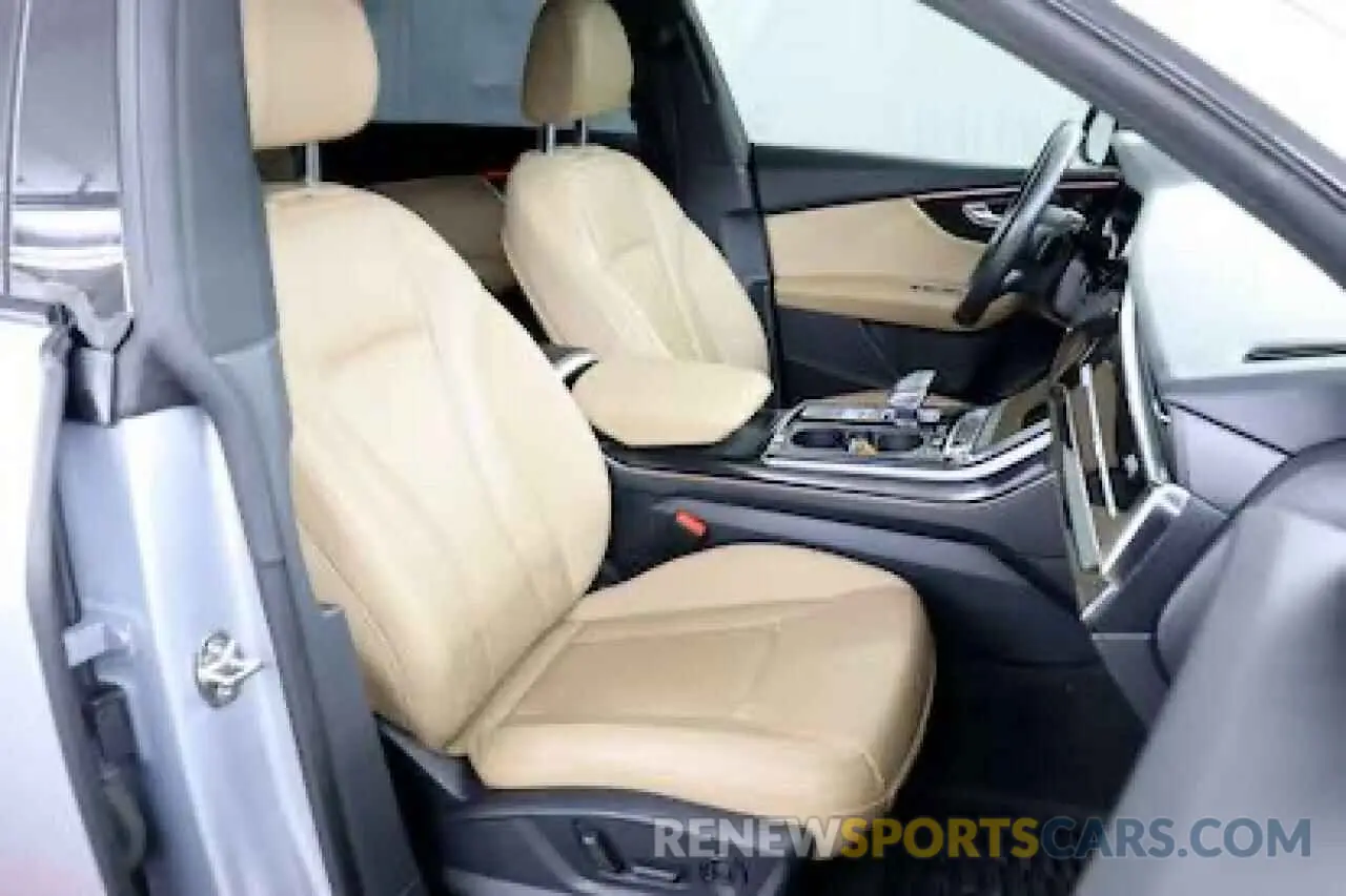 5 fotografías del automóvil dañado WA1EVAF16LD007121 AUDI Q8 2020