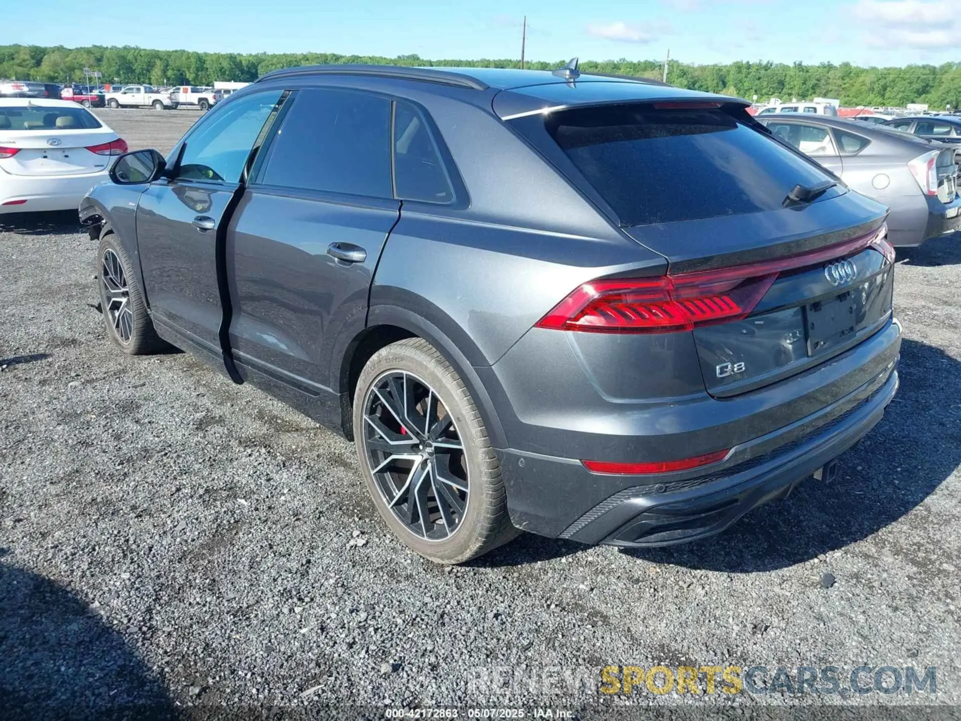 3 fotografías del automóvil dañado WA1FVAF10LD005451 AUDI Q8 2020