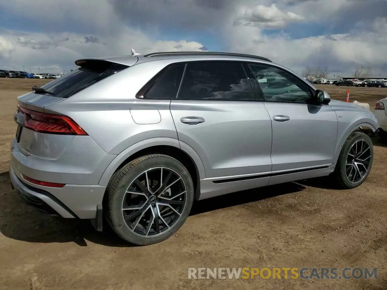 3 fotografías del automóvil dañado WA1FVAF15LD001475 AUDI Q8 2020