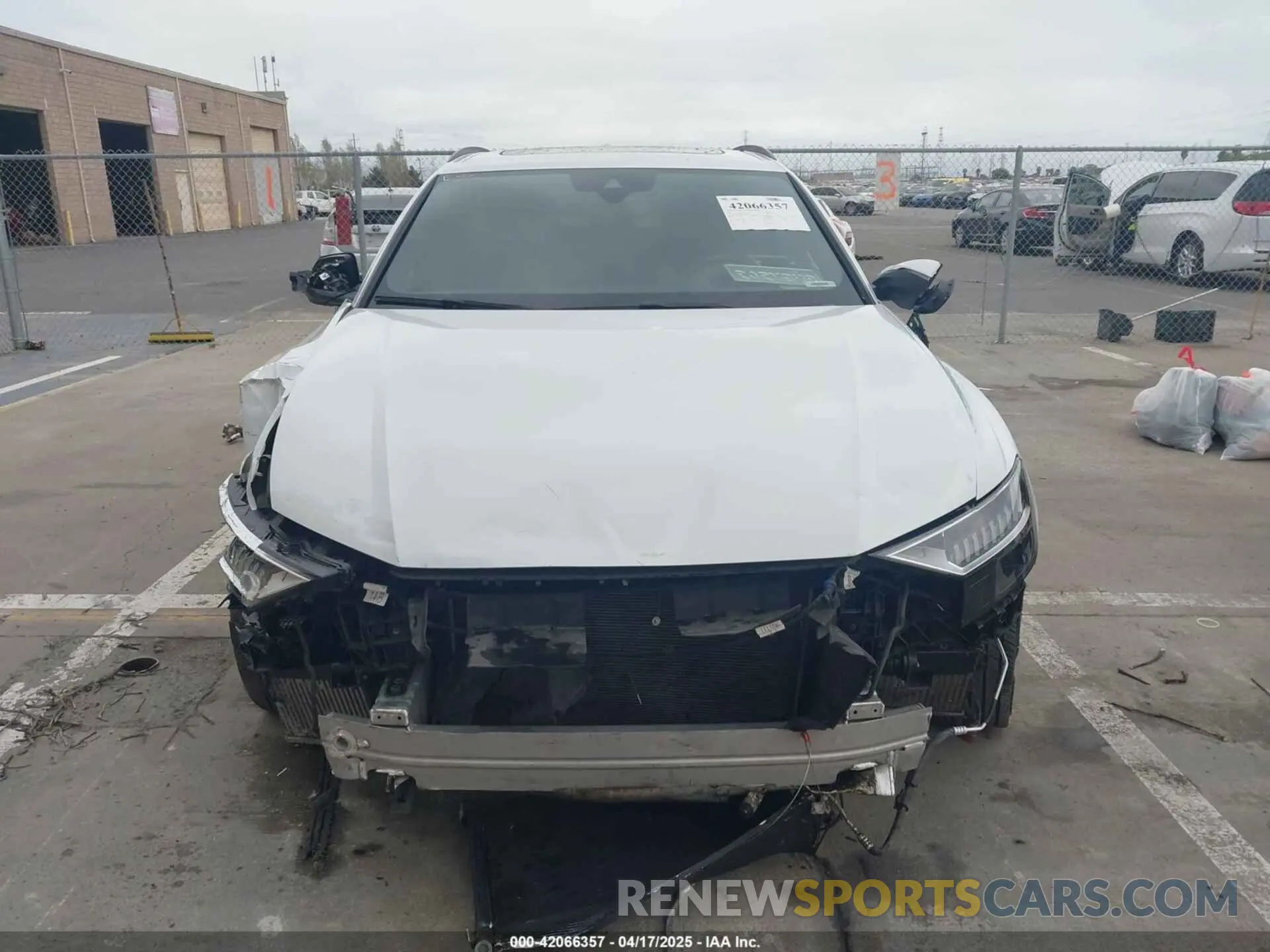 11 fotografías del automóvil dañado WA1FVAF17LD008900 AUDI Q8 2020