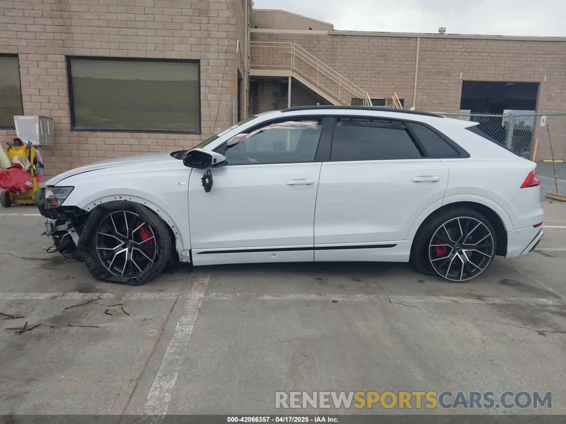 13 fotografías del automóvil dañado WA1FVAF17LD008900 AUDI Q8 2020