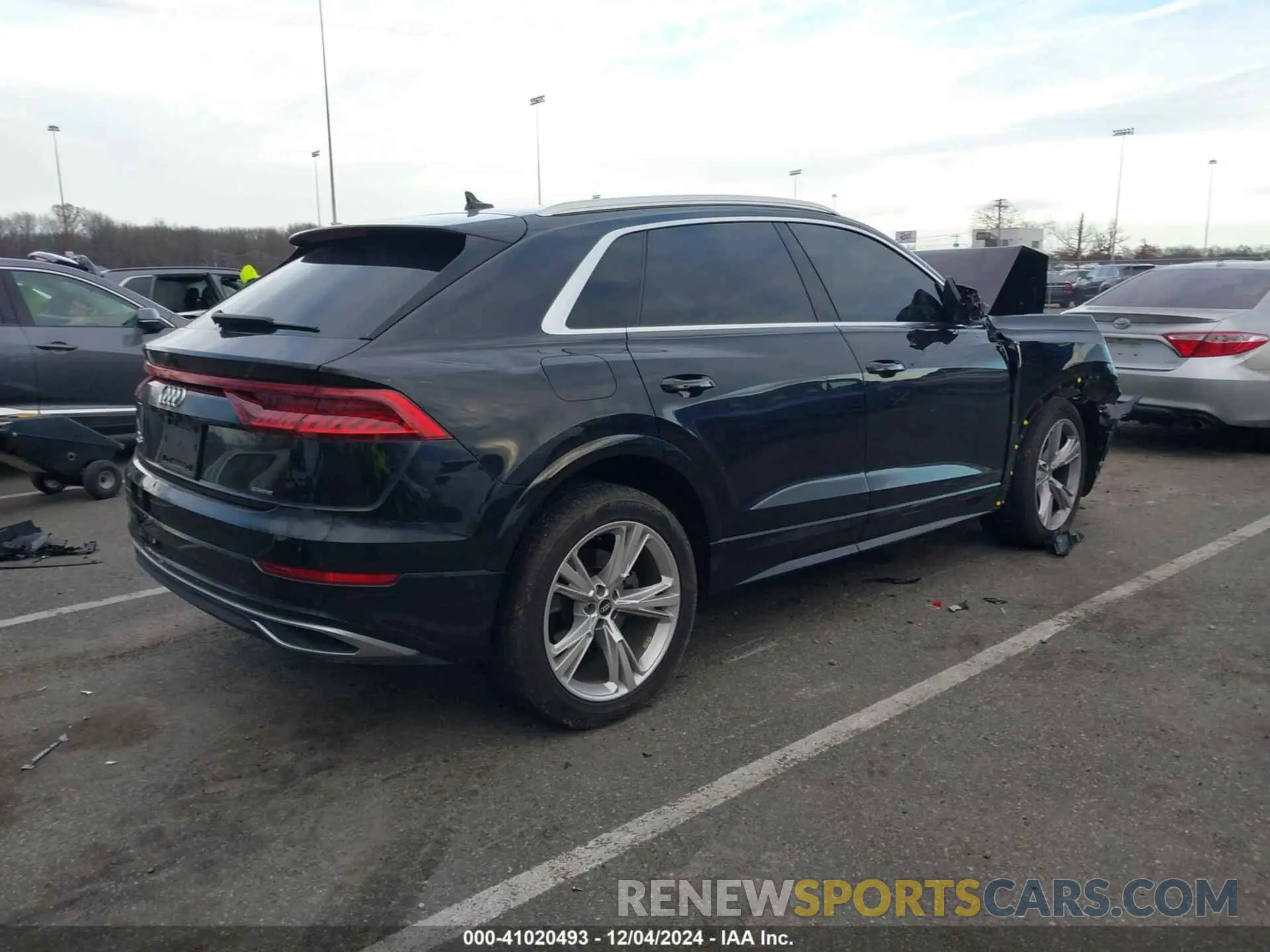 4 fotografías del automóvil dañado WA1BVAF13MD028948 AUDI Q8 2021