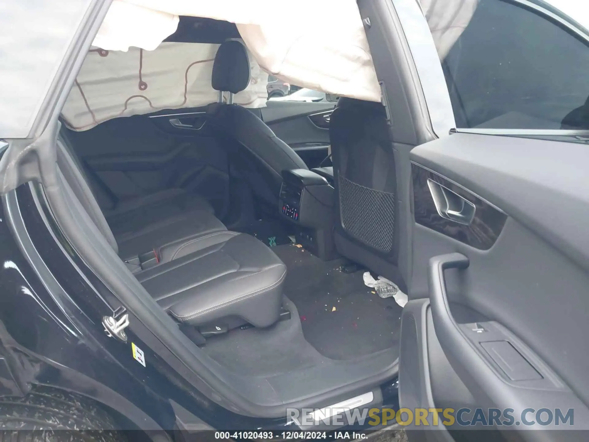 8 fotografías del automóvil dañado WA1BVAF13MD028948 AUDI Q8 2021