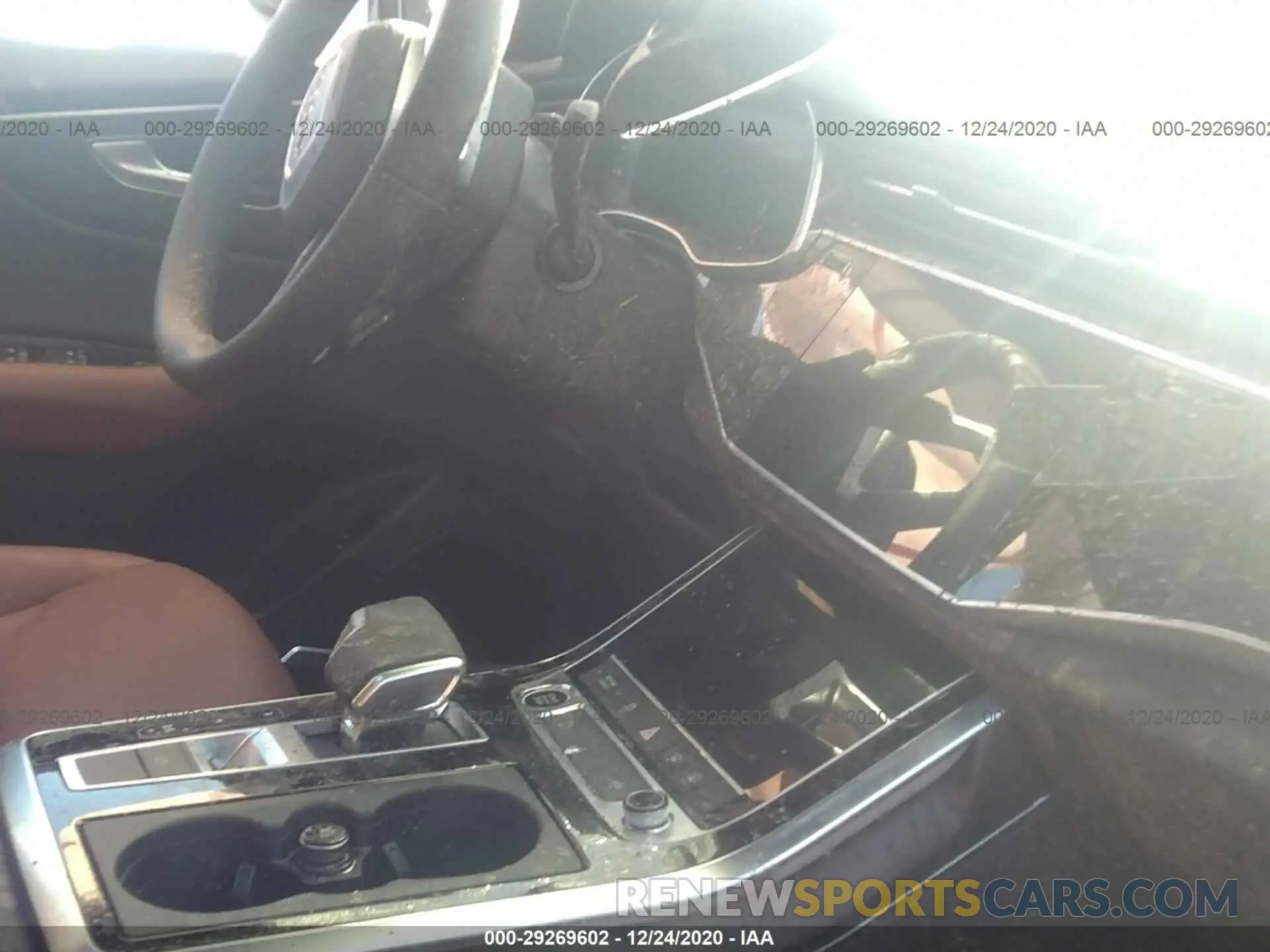 5 fotografías del automóvil dañado WA1EVAF11MD001373 AUDI Q8 2021