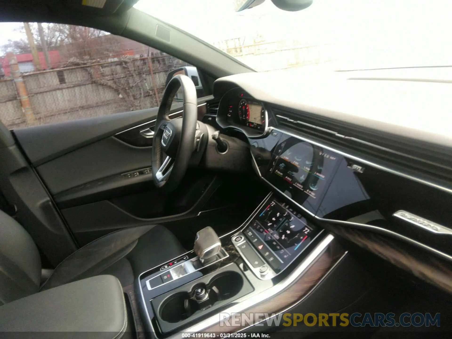 5 fotografías del automóvil dañado WA1EVAF11MD005634 AUDI Q8 2021