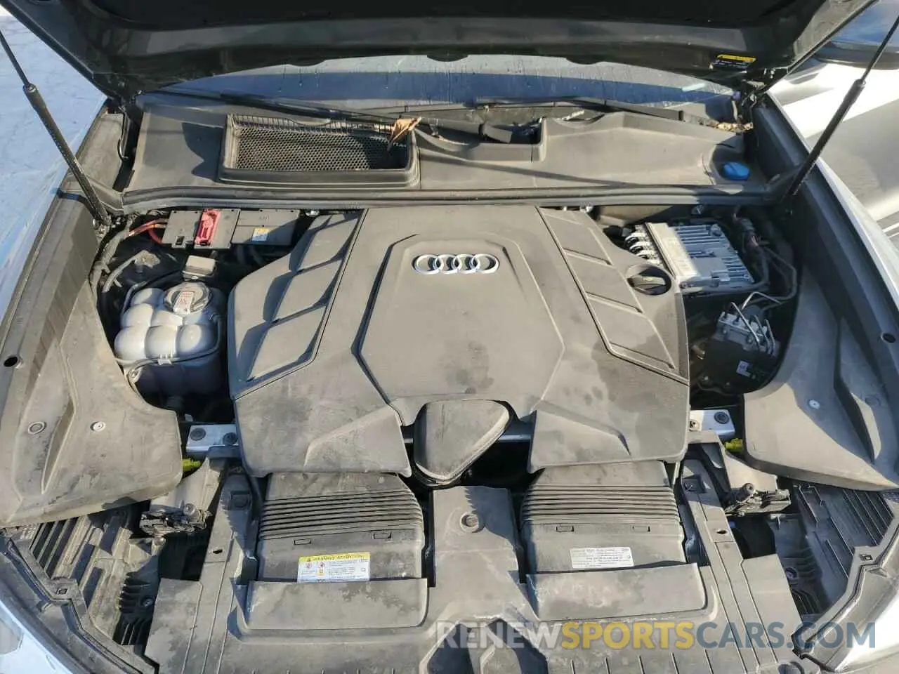 12 fotografías del automóvil dañado WA1EVAF11MD021736 AUDI Q8 2021