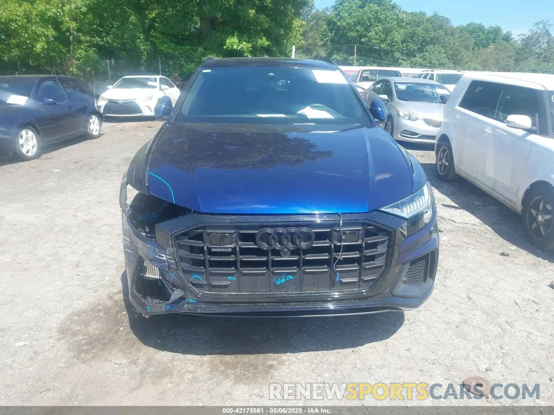 12 fotografías del automóvil dañado WA1EVAF12MD032292 AUDI Q8 2021
