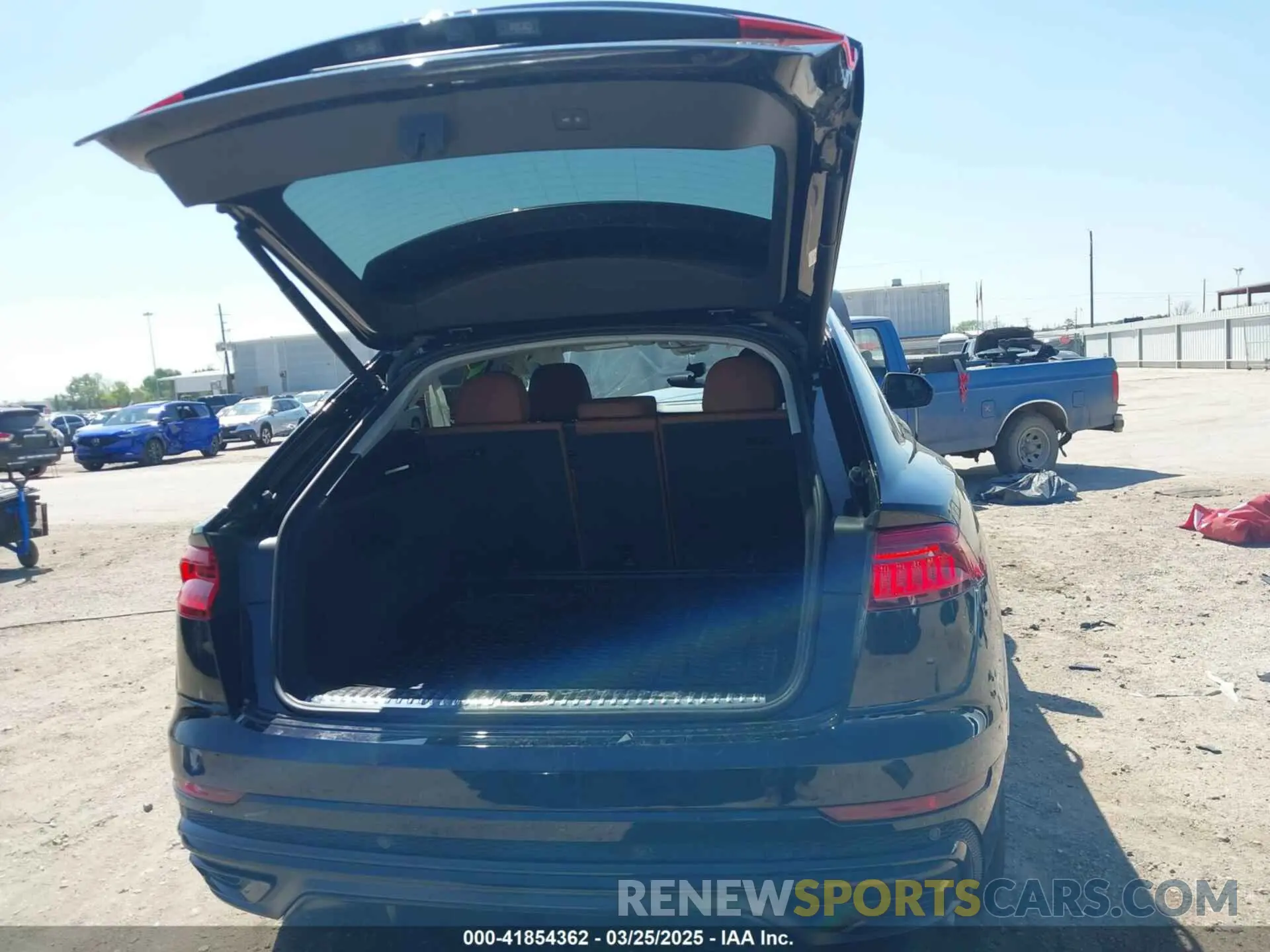 19 fotografías del automóvil dañado WA1EVAF14MD003053 AUDI Q8 2021